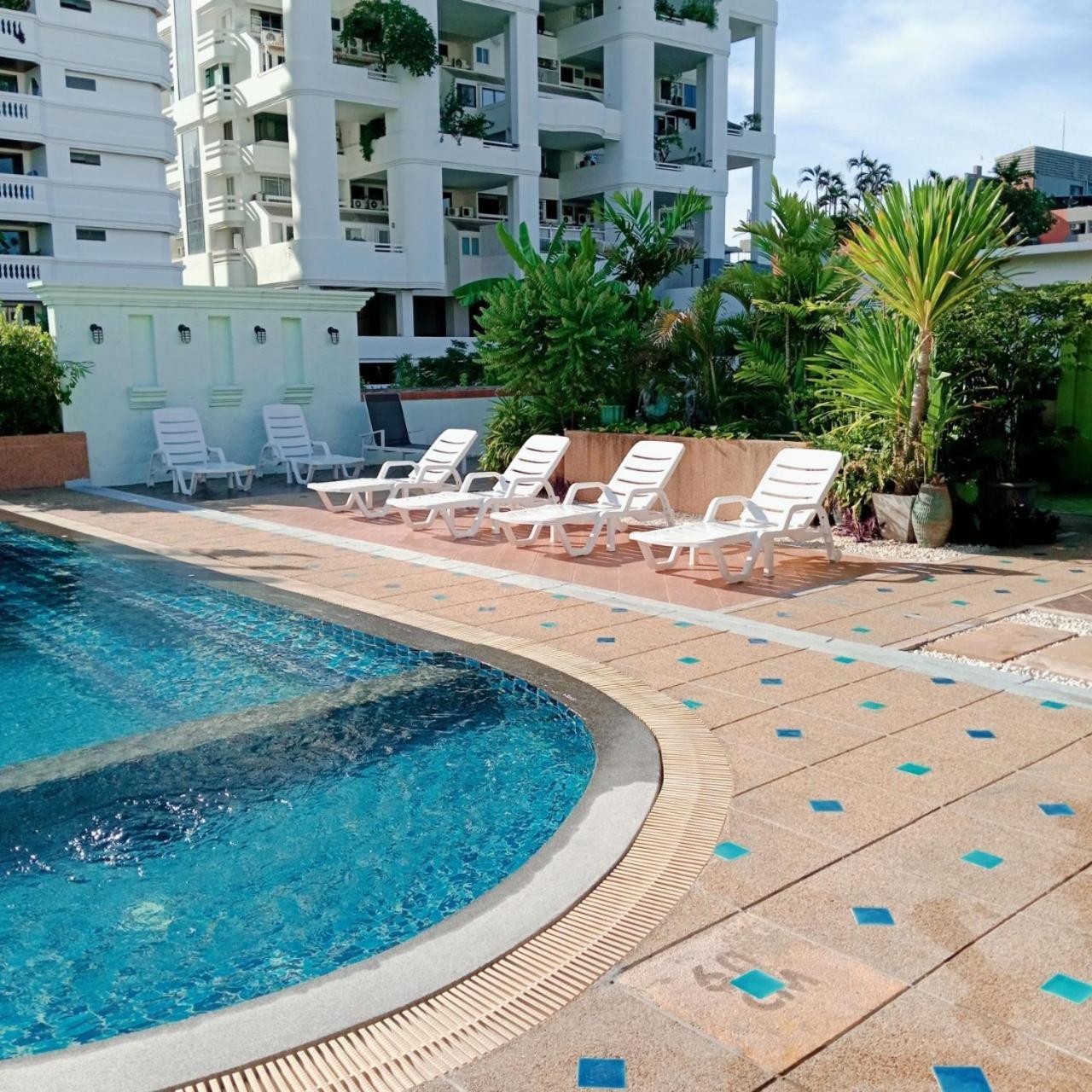 Woraburi Sukhumvit Hotel Bangkok Bagian luar foto
