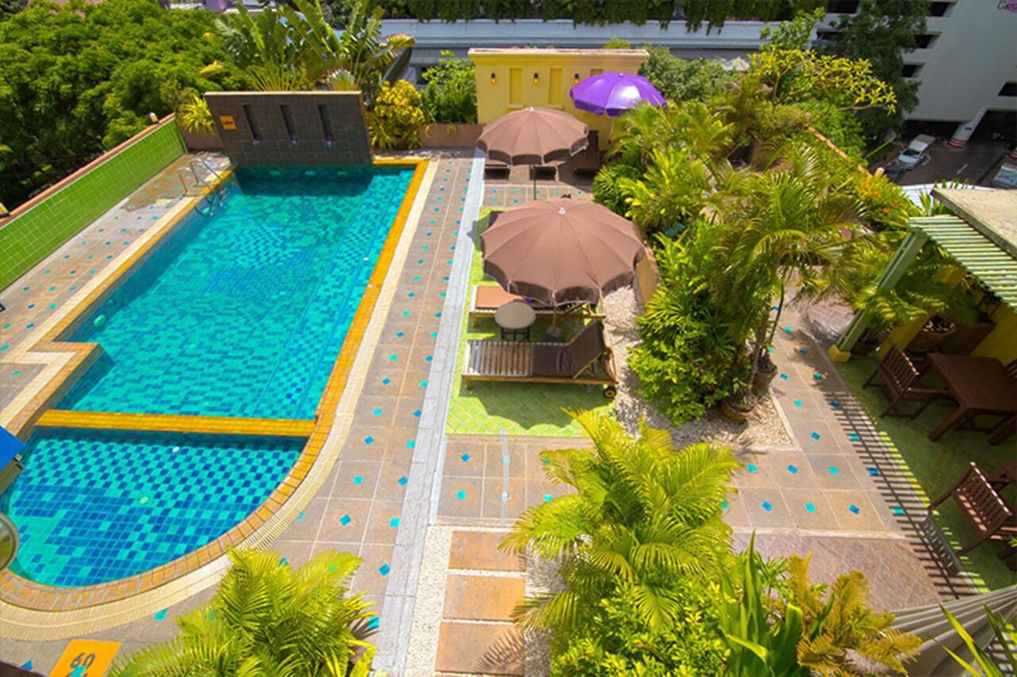Woraburi Sukhumvit Hotel Bangkok Bagian luar foto